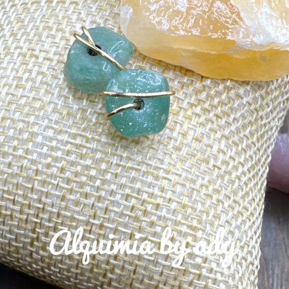 10mm GOLD UNTREATED EMERALD STUDS EARRINGS - Picture 1 of 1